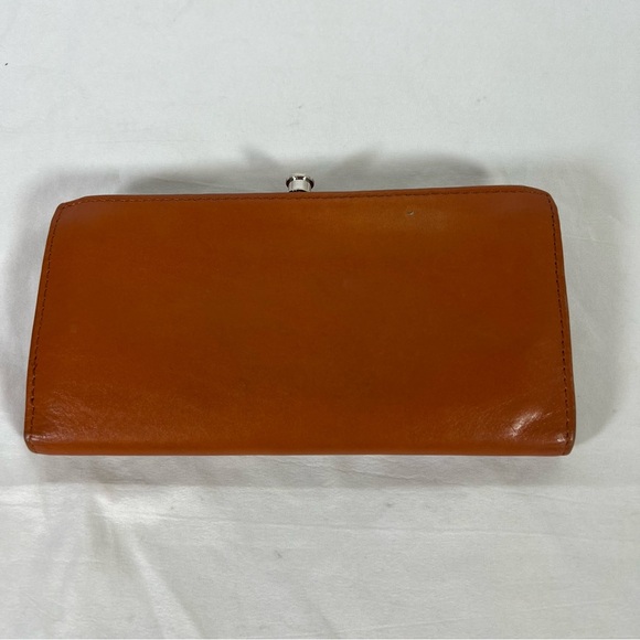 Hobo International Long Bi-Fold Leather Wallet w/ Snap Pouch & ID Display - Picture 4 of 16